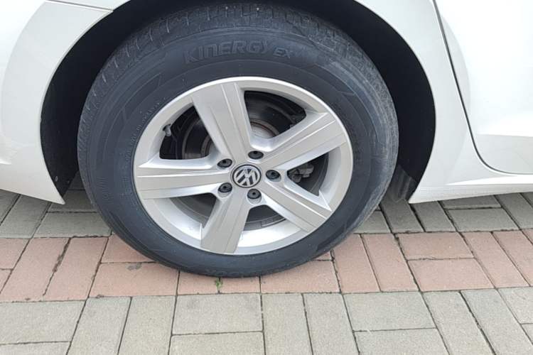 Used Volkswagen Lamando 2021 230TSI DSG Fashion Edition Right Rear Wheel Hub