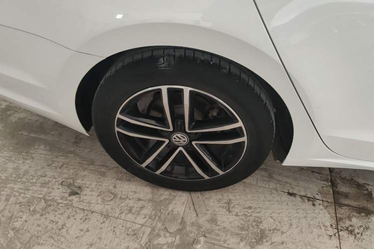 Used Volkswagen Lamando 2021 Revised Version 280TSI DSG Comfort Edition Right Rear Wheel Hub