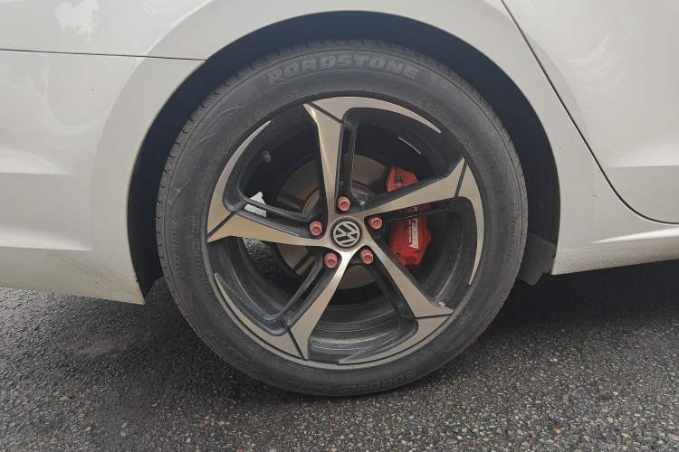 Used Volkswagen Lamando 2021 230TSI DSG Fashion Edition Right Rear Wheel Hub