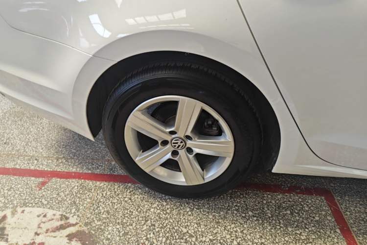 Used Volkswagen Lamando 2021 230TSI DSG Fashion Edition Right Rear Wheel Hub