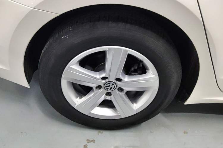 Used Volkswagen Lamando 2021 230TSI DSG Fashion Edition Right Rear Wheel Hub