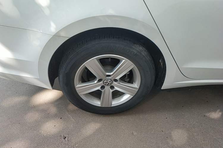 Used Volkswagen Lamando 2021 230TSI DSG Fashion Edition Right Rear Wheel Hub