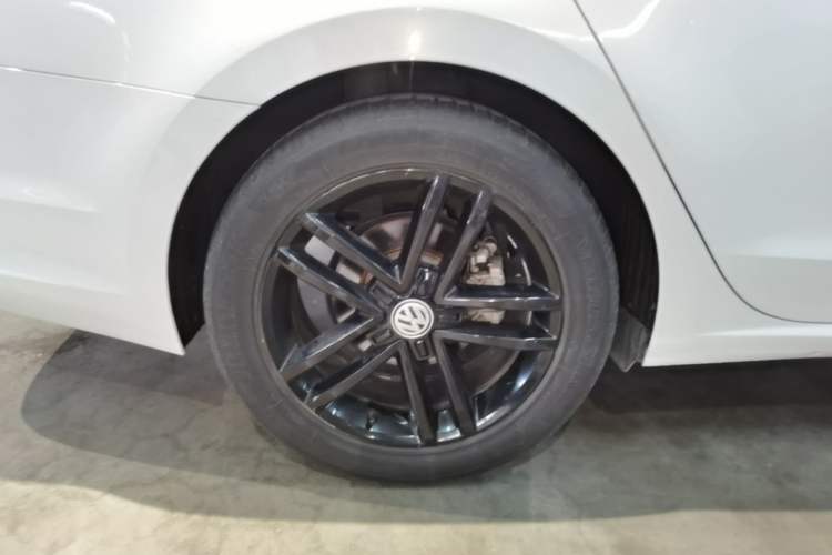 Used Volkswagen Lamando 2021 Revised Version 280TSI DSG Comfort Edition Right Rear Wheel Hub