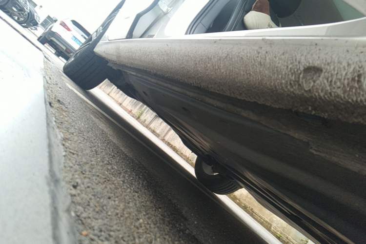 Used Volkswagen Lamando 2021 280TSI DSG Comfort Edition Right Side Sill