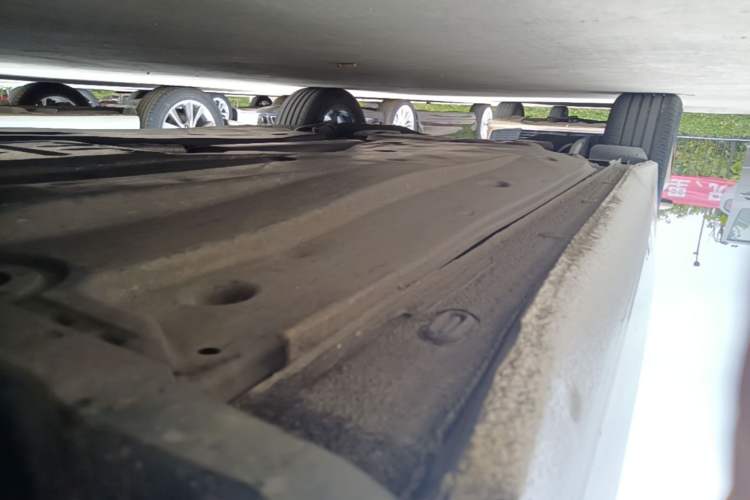 Used Volkswagen Lamando 2021 280TSI DSG Comfort Edition Right Side Sill