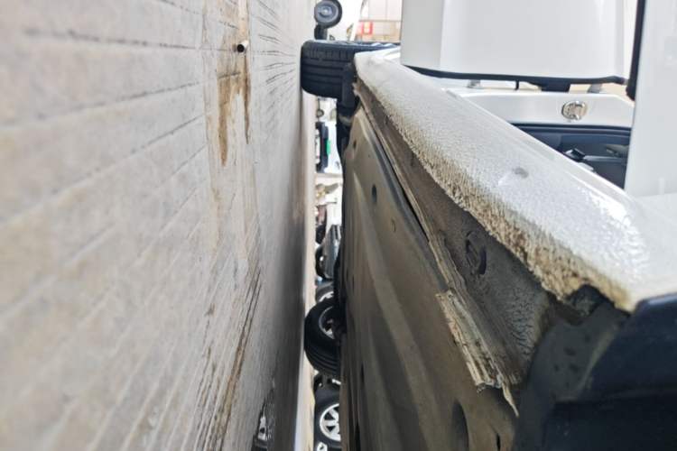 Used Volkswagen Lamando 2021 280TSI DSG Comfort Edition Right Side Sill