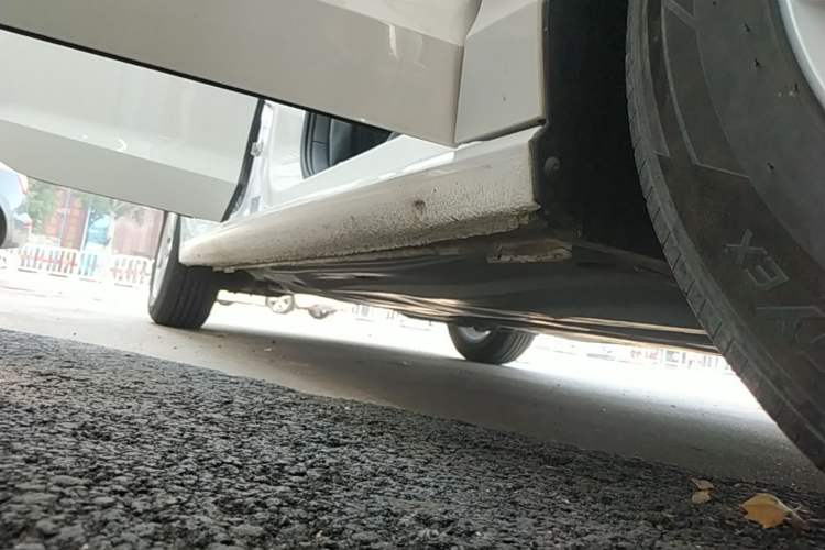 Used Volkswagen Lamando 2021 230TSI DSG Fashion Edition Right Side Sill