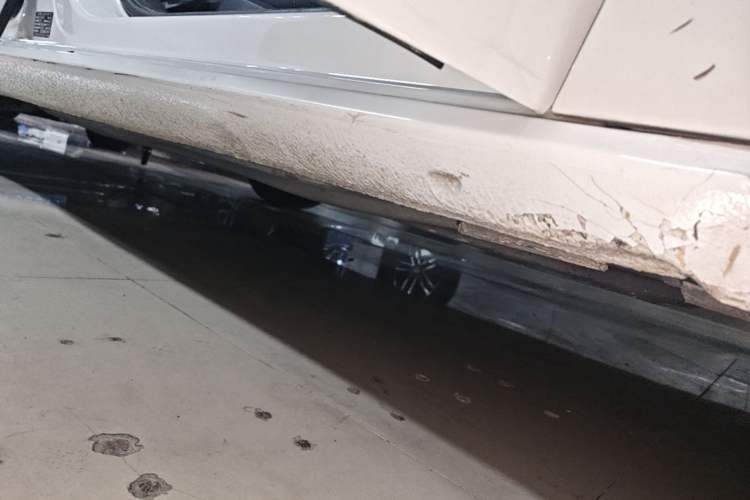 Used Volkswagen Lamando 2021 280TSI DSG Luxury Phantom Edition Right Side Sill