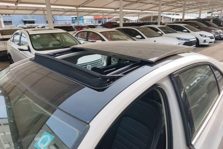 Used Volkswagen Lamando 2021 Facelift 280TSI DSG Comfort Edition (Manual Air Conditioning) Roof