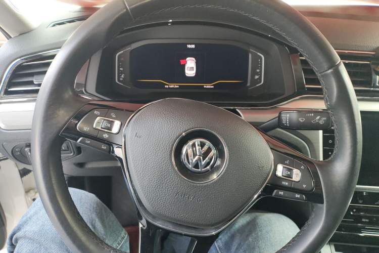 Used Volkswagen Lamando 2021 280TSI DSG Comfort Edition Steering Wheel
