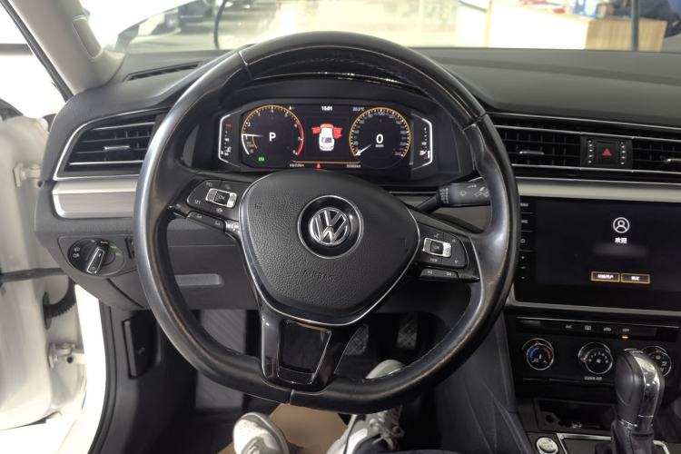 Used Volkswagen Lamando 2021 Facelift 280TSI DSG Comfort Edition (Manual Air Conditioning) Steering Wheel