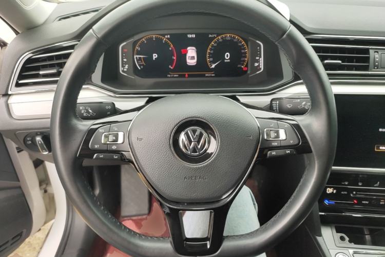 Used Volkswagen Lamando 2021 280TSI DSG Luxury Phantom Edition Steering Wheel