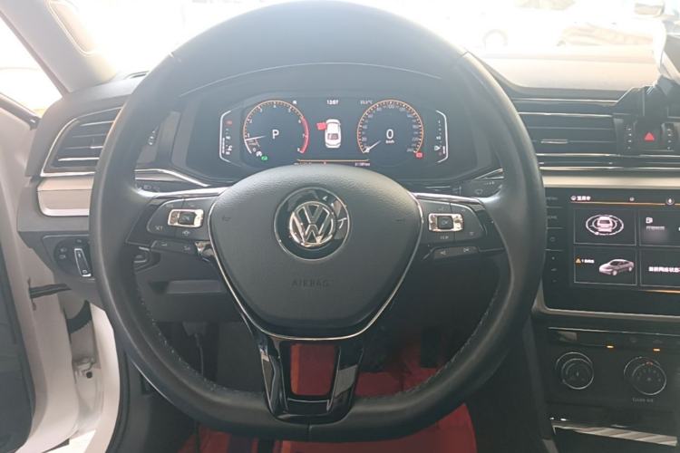 Used Volkswagen Lamando 2021 Facelift 280TSI DSG Comfort Edition (Manual Air Conditioning) Steering Wheel