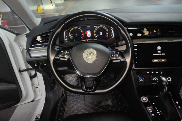Used Volkswagen Lamando 2021 280TSI DSG Comfort Edition Steering Wheel