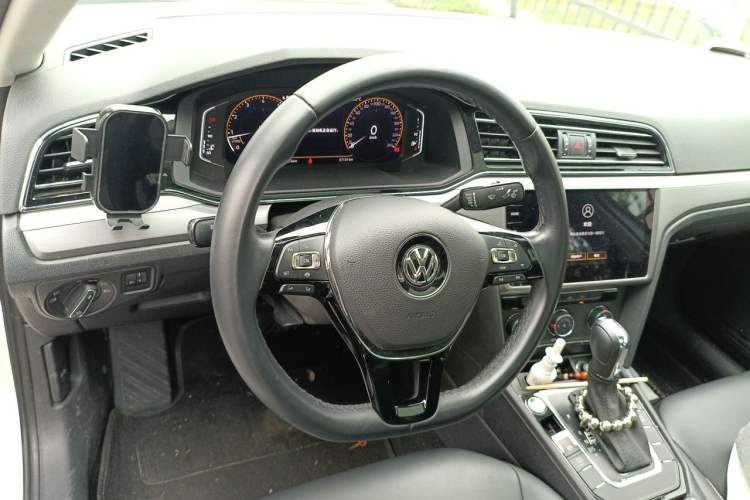 Used Volkswagen Lamando 2021 Facelift 280TSI DSG Comfort Edition (Manual Air Conditioning) Steering Wheel