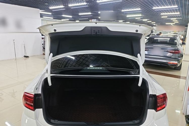 Used Volkswagen Lamando 2021 230TSI DSG Fashion Edition Trunk