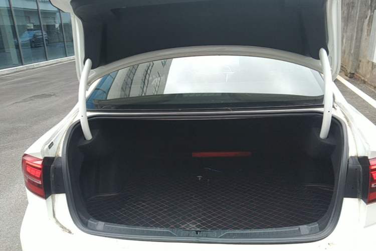 Used Volkswagen Lamando 2021 230TSI DSG Fashion Edition Trunk