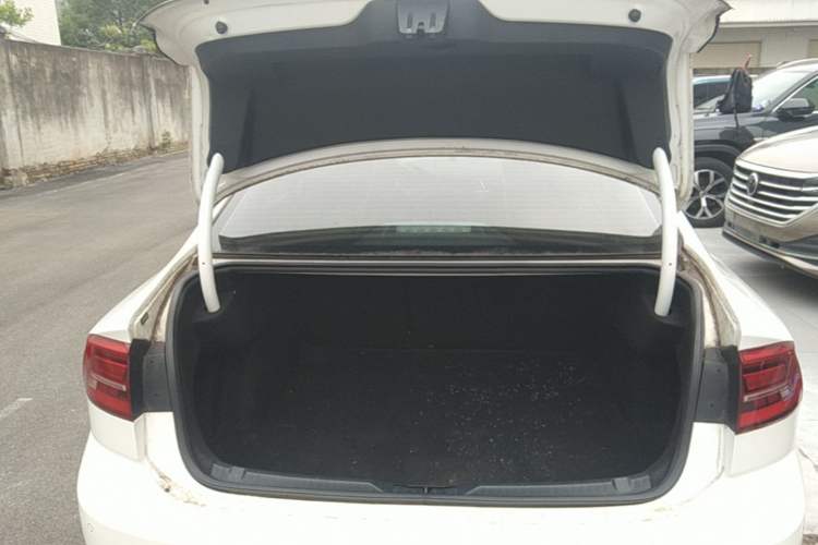 Used Volkswagen Lamando 2021 280TSI DSG Comfort Edition Trunk