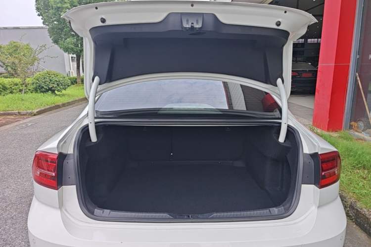 Used Volkswagen Lamando 2021 230TSI DSG Fashion Edition Trunk