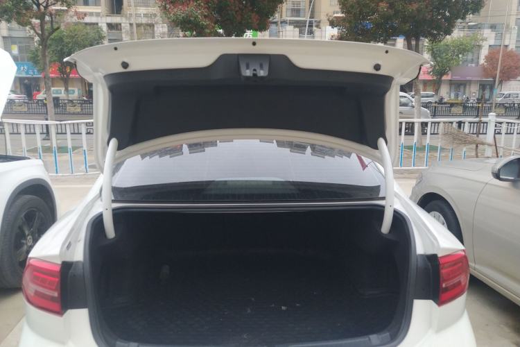 Used Volkswagen Lamando 2021 280TSI DSG Comfort Edition Trunk