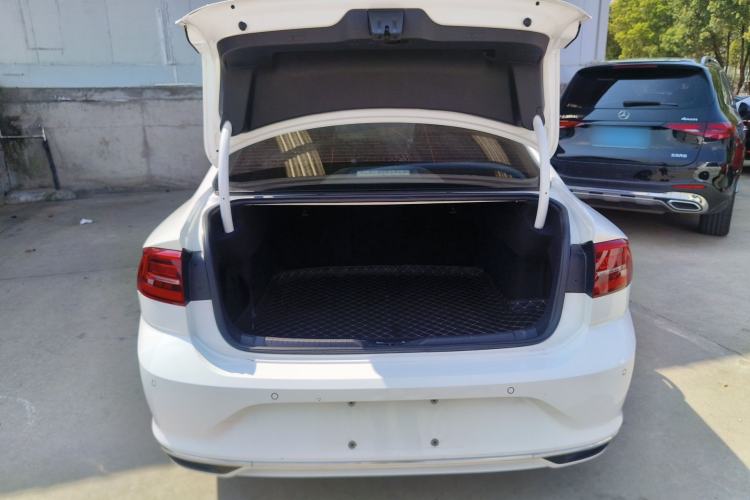 Used Volkswagen Lamando 2021 230TSI DSG Fashion Edition Trunk