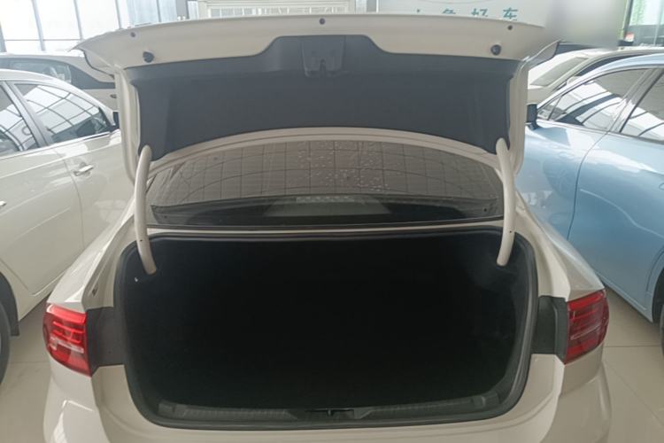 Used Volkswagen Lamando 2021 280TSI DSG Comfort Edition Trunk