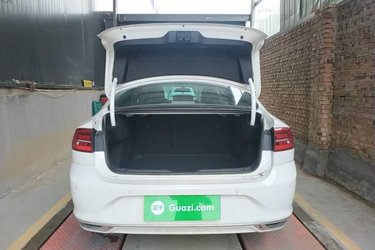 Used Volkswagen Lamando 2021 280TSI DSG Comfort Edition Trunk