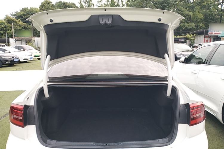 Used Volkswagen Lamando 2021 230TSI DSG Fashion Edition Trunk