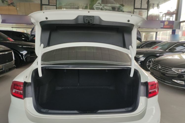 Used Volkswagen Lamando 2021 280TSI DSG Comfort Edition Trunk