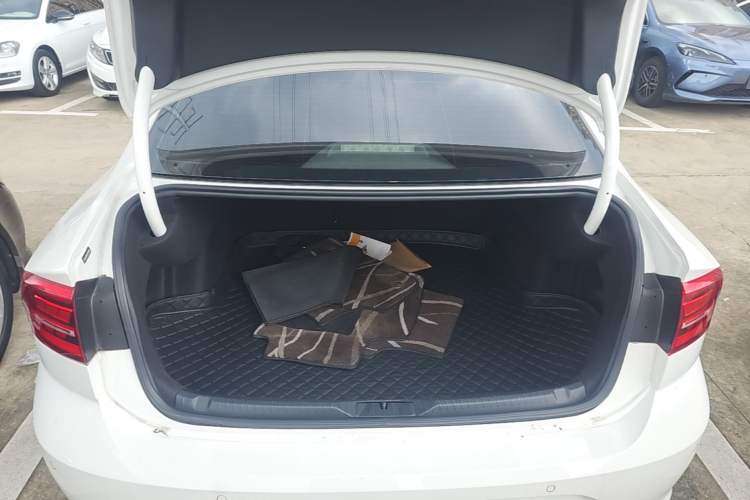 Used Volkswagen Lamando 2021 230TSI DSG Fashion Edition Trunk