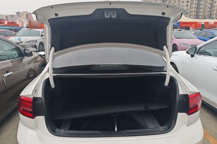 Used Volkswagen Lamando 2021 230TSI DSG Fashion Edition Trunk