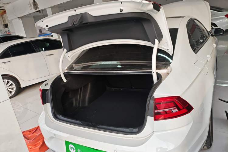 Used Volkswagen Lamando 2021 230TSI DSG Fashion Edition Trunk