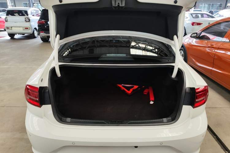 Used Volkswagen Lamando 2021 230TSI DSG Fashion Edition Trunk