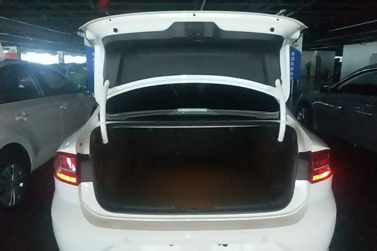 Used Volkswagen Lamando 2021 230TSI DSG Fashion Edition Trunk