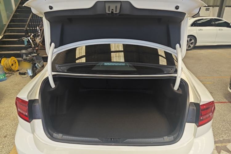 Used Volkswagen Lamando 2021 230TSI DSG Fashion Edition Trunk