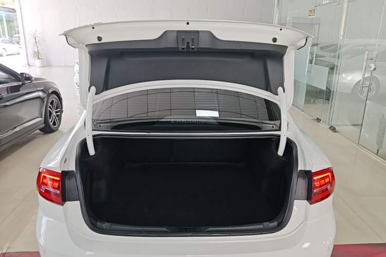 Used Volkswagen Lamando 2021 230TSI DSG Fashion Edition Trunk