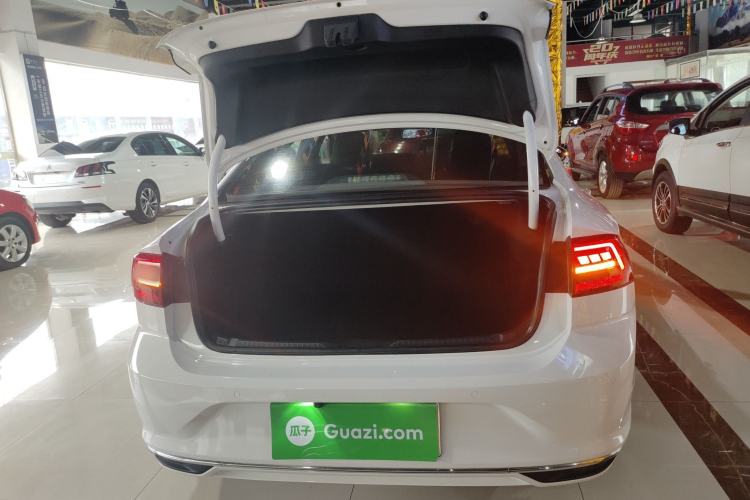 Used Volkswagen Lamando 2021 230TSI DSG Fashion Edition Trunk