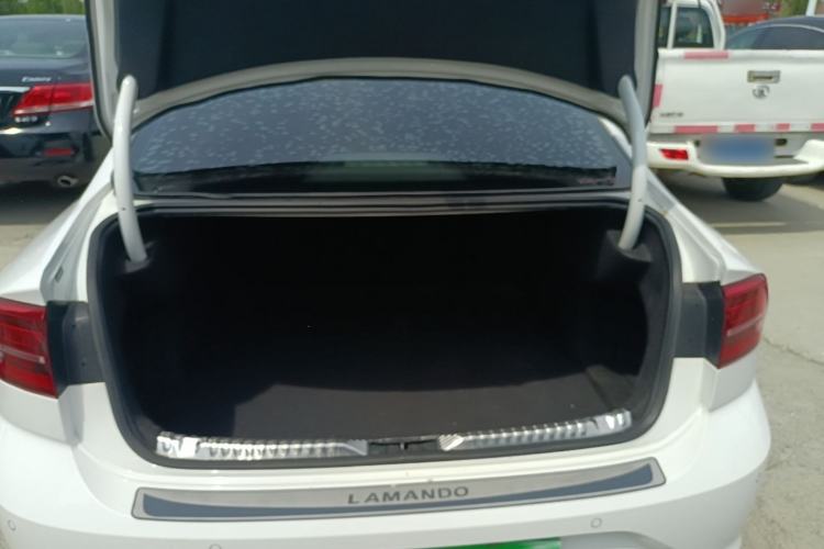 Used Volkswagen Lamando 2021 230TSI DSG Fashion Edition Trunk