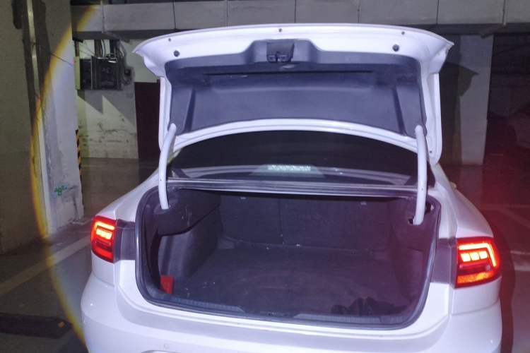 Used Volkswagen Lamando 2021 230TSI DSG Fashion Edition Trunk