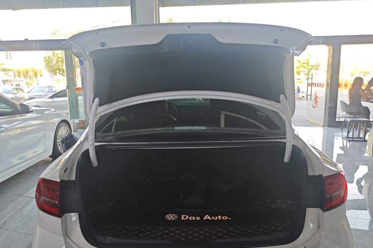 Used Volkswagen Lamando 2021 230TSI DSG Fashion Edition Trunk