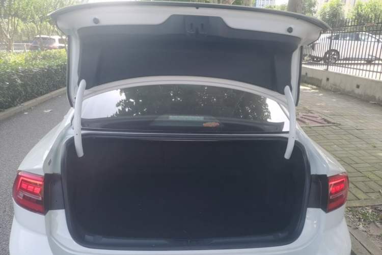 Used Volkswagen Lamando 2021 280TSI DSG Comfort Edition Trunk