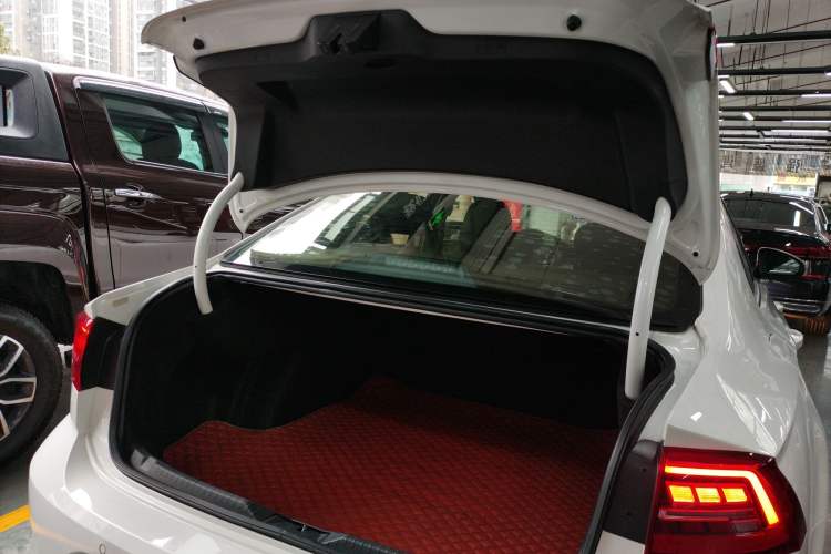 Used Volkswagen Lamando 2021 230TSI DSG Fashion Edition Trunk