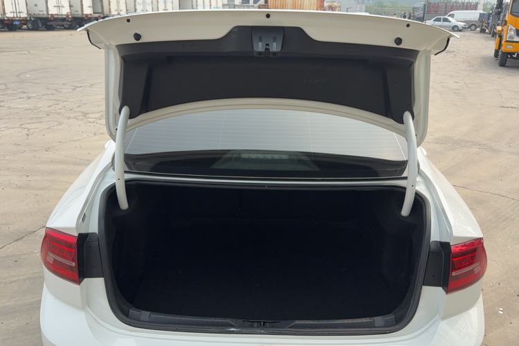 Used Volkswagen Lamando 2021 230TSI DSG Fashion Edition Trunk