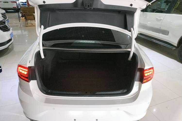 Used Volkswagen Lamando 2021 230TSI DSG Fashion Edition Trunk