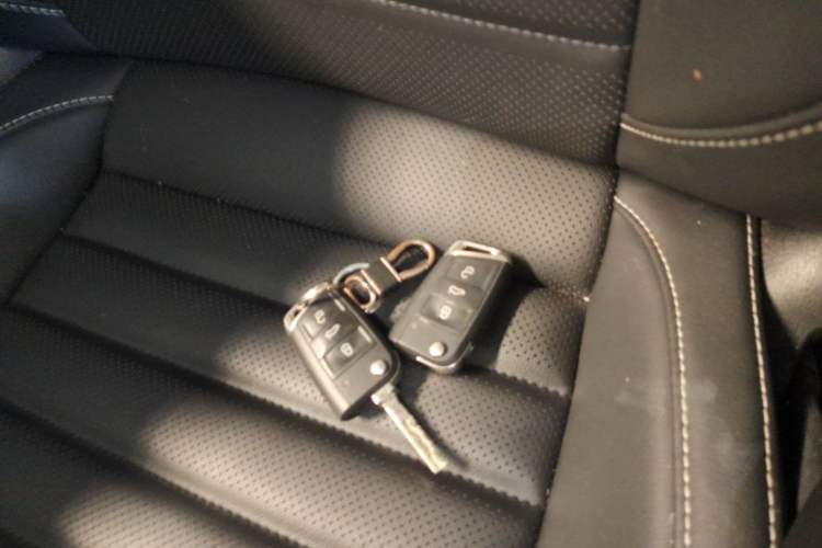 Used Volkswagen Lamando 2021 Facelift 280TSI DSG Comfort Edition (Manual Air Conditioning) Vehicle Key