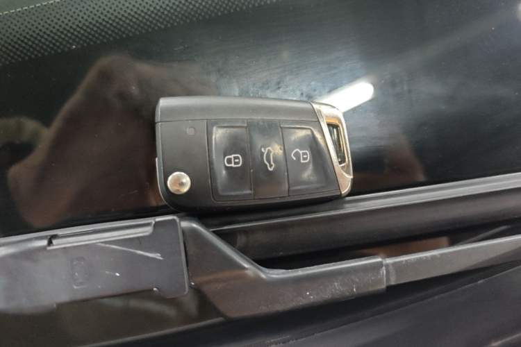 Used Volkswagen Lamando 2021 280TSI DSG Comfort Edition Vehicle Key