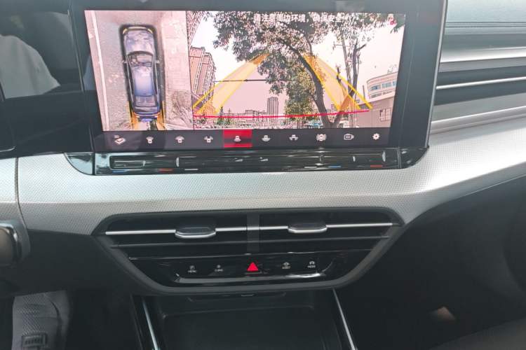 Used Volkswagen Lamando 2022 Lavida L 280TSI DSG Cool & Spicy Edition Audio And AC Panel