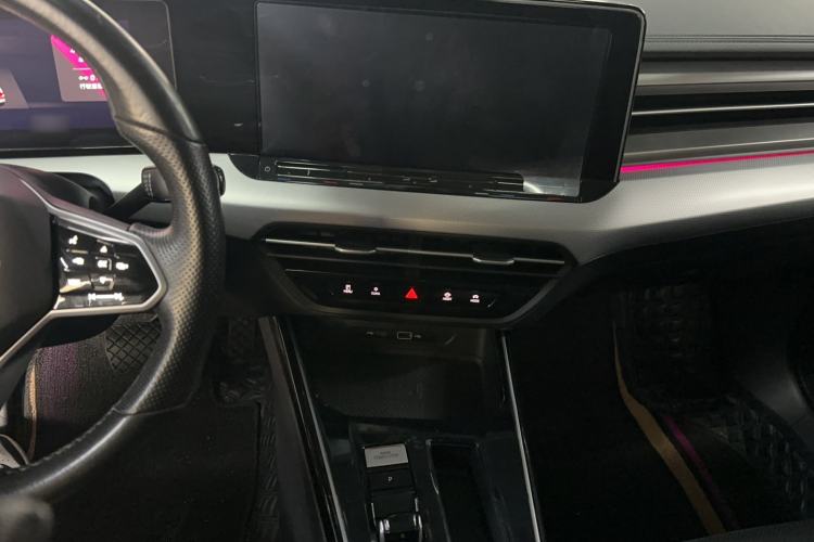 Used Volkswagen Lamando 2022 Lavida L 280TSI DSG Cool & Spicy Edition Audio And AC Panel