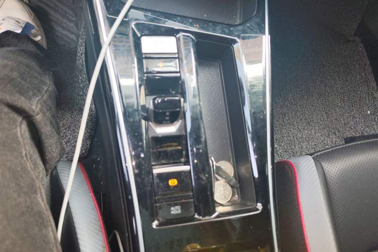 Used Volkswagen Lamando 2022 Lavida L 280TSI DSG Cool & Spicy Edition Gear Lever