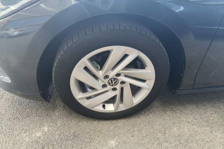Used Volkswagen Lamando 2022 Lingdu L 280TSI DSG Spicy Edition Left Front Wheel Hub